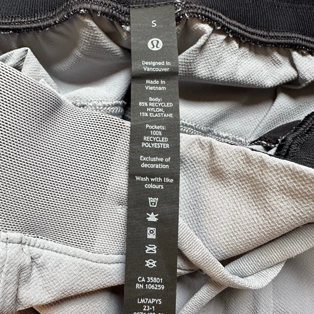 Lululemon Athletica License To Train‎ Men's Athletic Shorts Light Gray Sz Small - Picture 6 of 8